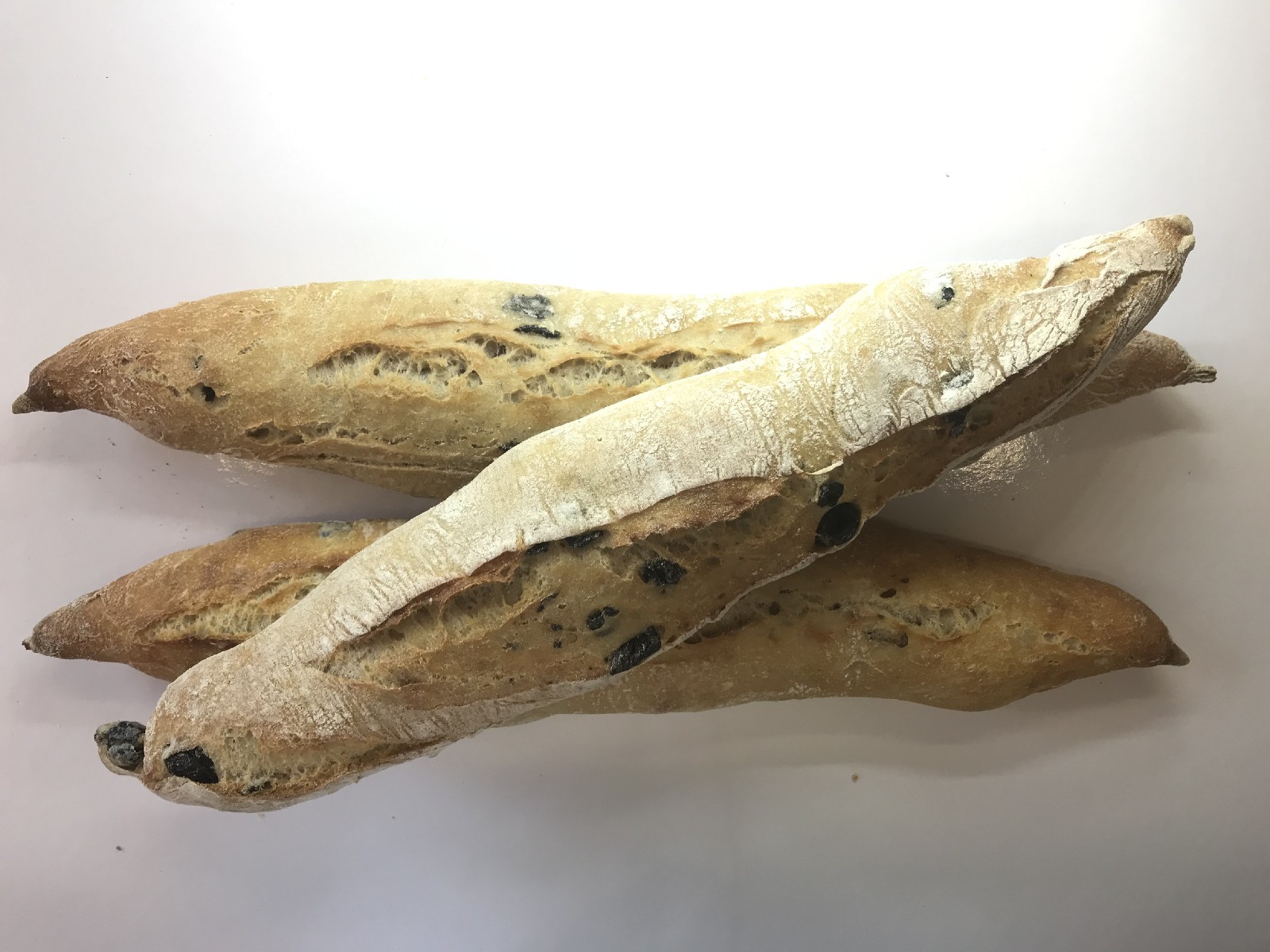 Baguette aux olives Boulangerie Pâtisserie Wilmot
